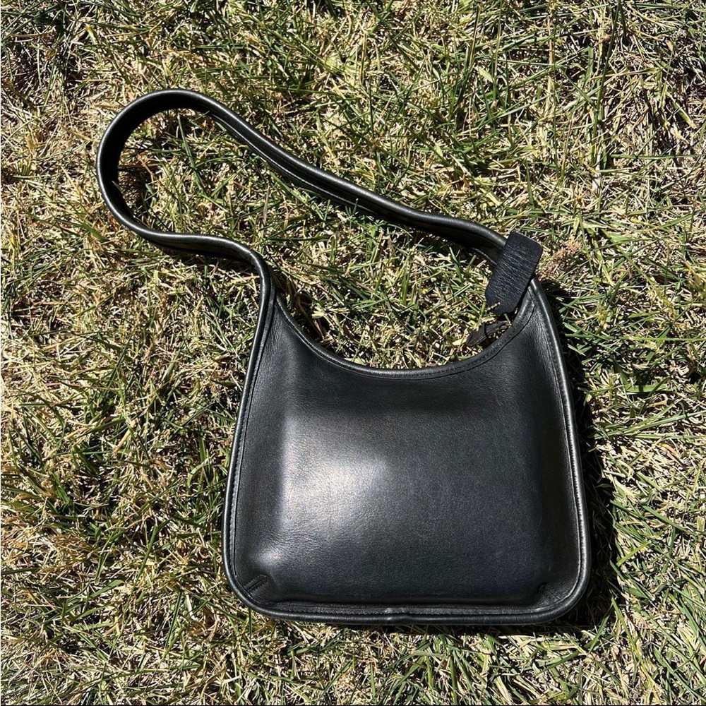 Vintage Coach black mini ergo zip bag - 9020
